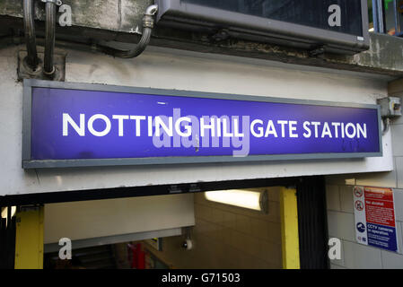 Une entrée à la station de métro Notting Hill Gate à Notting Hill, Londres. Banque D'Images