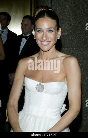 Les TONY Awards 2004.L'actrice Sarah Jessica Parker arrive pour les Tony Awards 2004 au radio City Music Hall de New York Banque D'Images