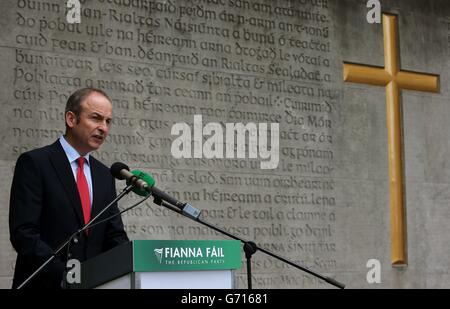 Michée Martin, chef de Fianna Fail, s'exprimant au cimetière d'Arbour Hill à Dublin lors de la commémoration annuelle Fianna Fail 1916 de Pâques. Banque D'Images