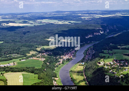 Elbe, des montagnes de grès de l'Elbe, la Suisse Saxonne, Bad Schandau, Saxe, Allemagne Banque D'Images