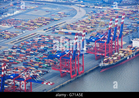 Terminal à conteneurs, conteneurs, de la cargaison est déchargée, port, Bremerhaven, Allemagne Banque D'Images