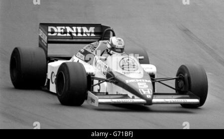 Nigel Mansell à Brands Hatch.Nigel Mansell pilote la Williams-Honda (n°5) sur la voie de la victoire au Grand Prix des huiles Shell d'Europe à Brands Hatch, Kent. Banque D'Images