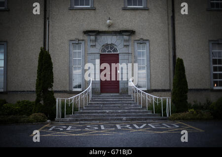 L'abbaye de Sean Ross à Roscrea, Tipperary, qui était mère et maison de bébé exploitée par les Sœurs des coeurs sacrés de Jésus et de Marie de 1930 à 1970,Comme le gouvernement irlandais a cédé à la pression nationale et internationale sur le scandale de la mort de 4,000 bébés qui ont été enterrés dans des tombes non marquées, non consacrées et massives dans des foyers pour des mères non mariées.APPUYEZ SUR ASSOCIATION photo.Date de la photo: Mercredi 4 juin 2014.Le bilan terrifiant des soi-disant maisons de mère et de bébé au cours des dernières décennies est en cours de révision après que les militants ont forcé à se recentrée sur le besoin Banque D'Images