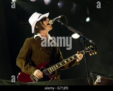 Kelly Jones, de la Stereophonics, se produit en direct sur scène lors du Nokia Isle of Wight Festival au parc Seaclose de Newport, à l'île de Wight. Banque D'Images