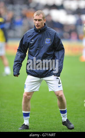 Football - Barclays Premier League - Hull City / Everton - KC Stadium.Tony Hibbert d'Everton pendant l'échauffement Banque D'Images