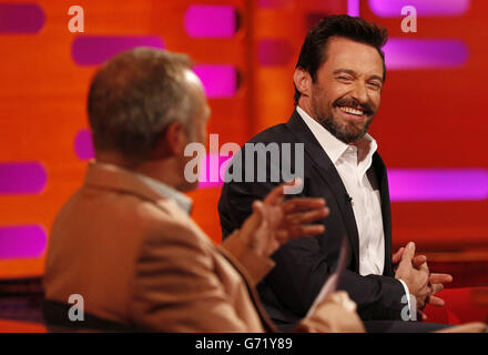 Hugh Jackman et Graham Norton pendant le tournage du Graham Norton Show aux London Studios, dans le sud de Londres, devant être diffusé sur BBC One vendredi soir. Banque D'Images