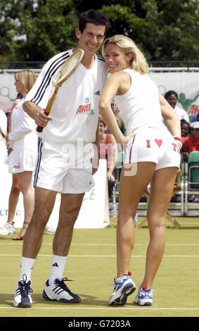 Tim Henman et Nell McAndrew - Ariel Tennis Ace Celebrity Challenge Banque D'Images