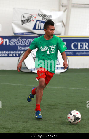 Football - StreetGames football pools Fives - Cardiff.Action des StreetGames football pools Fives à la House of Sport, Cardiff. Banque D'Images