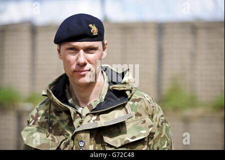 Le Brigadier Darrell Amison, commandant du soutien de la Force interarmées, à Copehill Down Village, alors que la 20e Brigade blindée se prépare au déploiement en Afghanistan dans le cadre de la toute dernière opération DES forces britanniques HERRICK (Op HERRICK 20). Banque D'Images