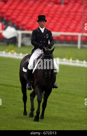 La circonscription d'Andrew Nicholson en Nouvelle-Zélande Quimbo participe à la phase de dressage au cours du deuxième jour des épreuves de badminton de Mitsubishi Motors, Badminton. Banque D'Images