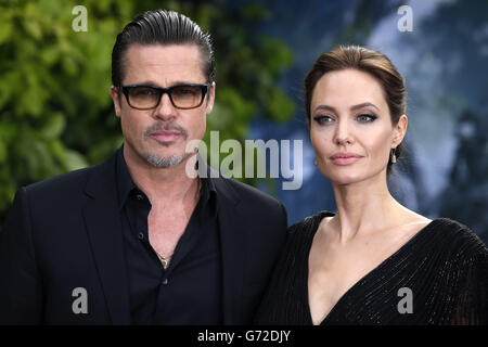 Brad Pitt et Angelina Jolie assistent à la première de Maleficent au Palais de Kensington, Londres. Banque D'Images