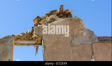 Vieille ferme abandonnée en ruine Banque D'Images