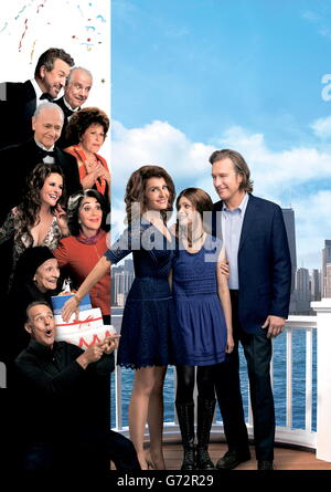 DATE DE SORTIE : Mars 25, 2016 Title : My Big Fat Greek Wedding 2 Studio : Universal Pictures Réalisateur : Kirk Jones RÉSUMÉ : un secret de famille Portokalos apporte le bien-aimé retour ensemble pour un mariage encore plus grand et Greeker avec : Nia Vardalos, John Corbett, Michael Constantine (Crédit : c Universal Pictures/images/) Banque D'Images