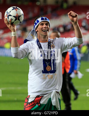 Football - Ligue des champions de l'UEFA - finale - Real Madrid / Atletico Madrid - Estadio da Luiz.Gareth Bale du Real Madrid célèbre après avoir remporté la finale de la Ligue des champions de l'UEFA à l'Estadio da Luiz, Lisbonne, Portugal. Banque D'Images