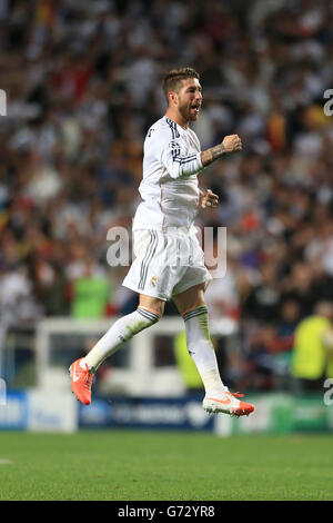 Football - Ligue des champions de l'UEFA - finale - Real Madrid / Atletico Madrid - Estadio Da Luz.Le Real Madrid, Sergio Ramos, célèbre Banque D'Images