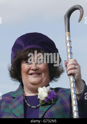 Chieftain des championnats britanniques de groupes de tubes Susan Boyle aux Jeux des Highlands de Lothian Ouest et British Pipe Band Championships à Meadow Park, Bathgate. Banque D'Images