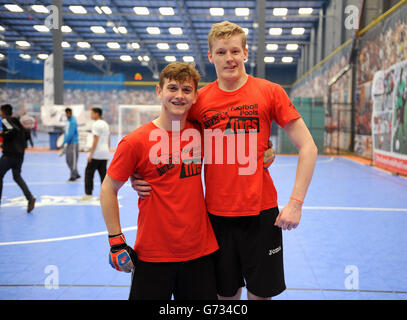 Sports - StreetGames football pools Fives - Swindon.Action générale lors de la finale régionale du Centre Sud du tournoi StreetGames football pools Fives à Futsal UK à Swindon. Banque D'Images