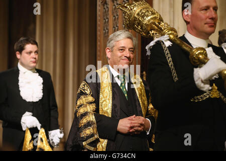 John Bercow, président de la Chambre des communes, traverse le hall des députés après avoir écouté le discours de la Reine lors de l'ouverture du Parlement à Londres. Banque D'Images