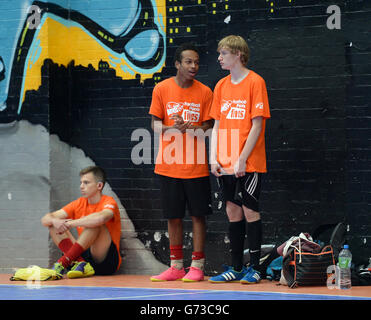 Sports - StreetGames football pools Fives - Swindon.Action générale lors de la finale régionale du Centre Sud du tournoi StreetGames football pools Fives à Futsal UK à Swindon. Banque D'Images