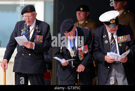 Les anciens combattants normands participent à des cérémonies à Arromanches, en France, lors d'événements marquant le 70e anniversaire du débarquement. Banque D'Images