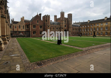 Université de Cambridge. Le Grand Courtyard de St John's College, Cambridge. Banque D'Images