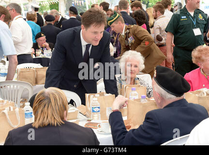 Crédit obligatoire : photo de Tim Rooke/REX (3792 709:00) Nick Clegg 70e anniversaire, Bayeux, Normandie, France - 06 juin 2014 Banque D'Images