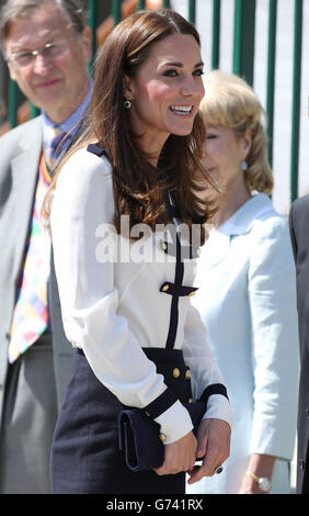 La duchesse de Cambridge arrive pour une visite au parc Bletchley à Buckinghamshire pour marquer l'achèvement d'un projet de restauration d'un an, qui a rendu les bâtiments à leur apparence de la Seconde Guerre mondiale et a créé de nouvelles installations pour les visiteurs. Banque D'Images