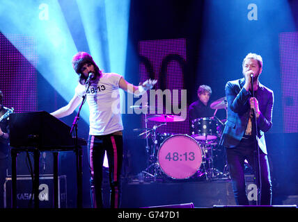 Kasabian pendant le tournage du Graham Norton Show aux London Studios, dans le sud de Londres, devant être diffusé sur BBC One vendredi soir. Banque D'Images