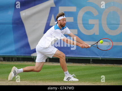 Miloslav Mecir de Slovaquie en action contre Nick Kyrgios d'Australie lors du défi AEGON Nottingham au centre de tennis de Nottingham, à Nottingham. APPUYEZ SUR ASSOCIATION photo. Date de la photo: Vendredi 13 juin 2014. Voir PA Story TENNIS Nottingham. Le crédit photo devrait se lire comme suit : Tim Goode/PA Wire Banque D'Images