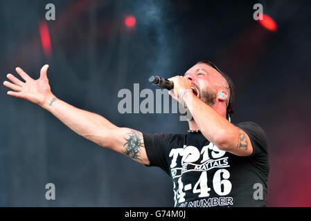 Jesse Leach de Killswitch engage se produit pendant la deuxième journée du Festival de téléchargement 2014 à Donington Park. Banque D'Images