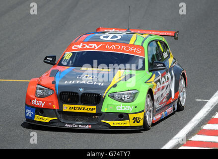 Motor Racing - Dunlop MSA British Touring Car Championship - Oulton Park Banque D'Images