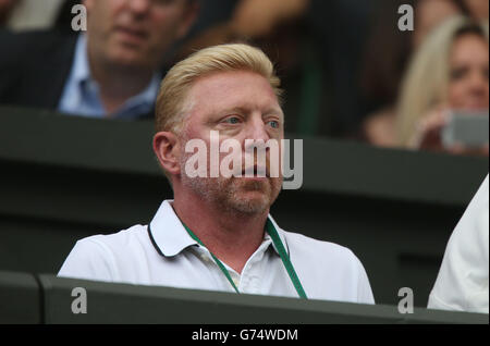 Boris Becker, entraîneur de Novak Djokovic en Serbie, arrive pour assister à son match contre Andrey Golubev au Kazakhstan lors du premier jour des championnats de Wimbledon au All England Lawn tennis and Croquet Club, Wimbledon. Banque D'Images