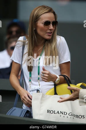 Jelena Ristic, petite amie de Novak Djokovic en Serbie, arrive pour assister à son match contre Andrey Golubev au Kazakhstan lors du premier jour des championnats de Wimbledon au All England Lawn tennis and Croquet Club, Wimbledon. Banque D'Images