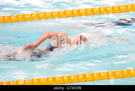 Hannah Miley sur le chemin de la victoire de la finale Freestyle féminine de 800 m au Manchester Aquatics Centre, Manchester. APPUYEZ SUR ASSOCIATION photo. Date de la photo: Mercredi 25 juin 2014. Le crédit photo devrait se lire: Martin Rickett/PA Wire. Banque D'Images