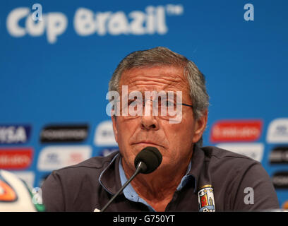 Football - coupe du monde de la FIFA 2014 - série de seize - Colombie contre Uruguay - Conférence de presse de l'Uruguay - Estadio do Maracana.Oscar Tabarez, responsable de l'Uruguay, lors de la conférence de presse à l'Estadio do Maracana, Rio de Janeiro, Brésil. Banque D'Images