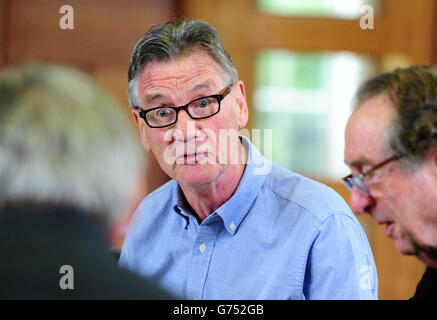 Michael Palin vu le premier jour des répétitions à Londres, pour leur nouveau spectacle Monty Python Live (principalement) qui est sur l'O2 Arena à Londres les 1-5, 15, 16, 18-20 juillet. Banque D'Images