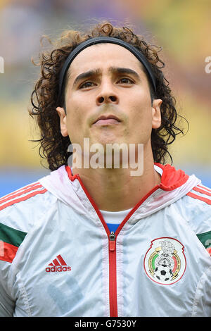 Football - coupe du monde de la FIFA 2014 - Groupe A - Brésil / Mexique - Estadio Castelao.Gardien de but du Mexique Guillermo Ochoa Banque D'Images