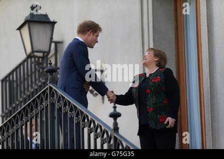 Le Prince Harry rencontre la présidente chilienne Michelle Bachelet au Palais présidentiel de la Moneda, au Chili. Banque D'Images