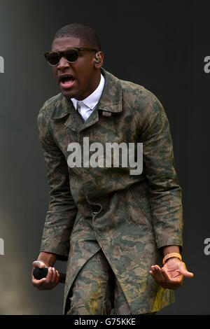 Labrinth se présentant sur scène pendant la première journée du Wireless Festival à Perry Park, Birmingham. Banque D'Images