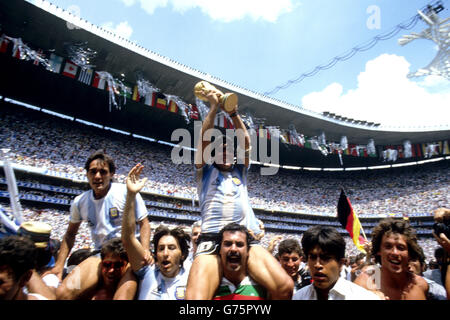 Football - Coupe du Monde FIFA 1986 - Final - Argentine v l'Allemagne de l'Ouest - Azteca Stadium, Mexique Banque D'Images