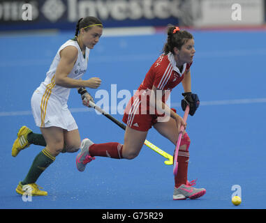 Hockey - Investec Londres - Deuxième journée de la Coupe 2014 - Angleterre v Afrique du Sud - Lee Valley Hockey et Tennis Center Banque D'Images