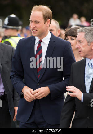 Le duc de Cambridge dans son rôle de président de la charité Fields in Trust (FIT) lors d'une visite au parc commémoratif de guerre de Coventry, qui est le premier espace vert du pays à être consacré dans le cadre du programme champs de centenaire de la charité. Banque D'Images