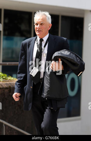 Sir Peter Fahy, chef de la police du Grand Manchester, arrive au tribunal de la Couronne de Liverpool, où il a comparu accusé d'avoir manqué à ses fonctions en vertu de la loi de 1974 sur la santé et la sécurité au travail, à la suite de la fusillade d'Anthony Grainger en mars 2012. Banque D'Images