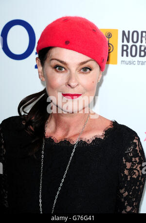 Lisa Stansfield arrive aux prix O2 Silver Clef Awards à l'hôtel Hilton de Londres. Banque D'Images