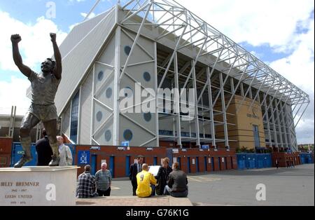 Elland Road football Ground à Leeds, dans le West Yorkshire, après l'annonce que le directeur David O'Leary a quitté le club de Premiership par consentement mutuel.* l'ancien défenseur de l'Arsenal et de la République d'Irlande a rejoint le club il y a quatre ans et a passé des millions à la recherche du succès. Banque D'Images