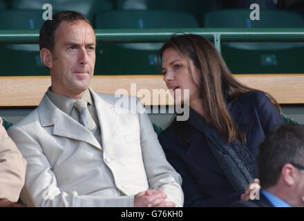 Wimbledon 2002 - Angus Deayton et Lise Mayer Banque D'Images