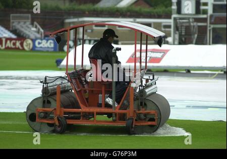 Cricket-Yorkshire v Match Surrey menacée par la pluie Banque D'Images