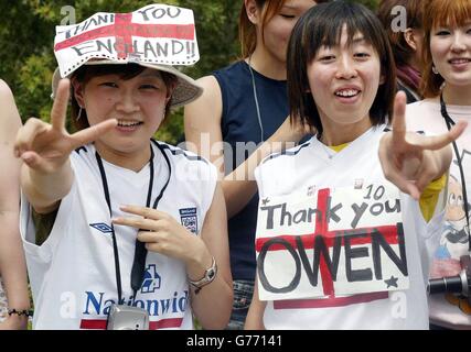 Quitter l'Angleterre fans japonais Banque D'Images