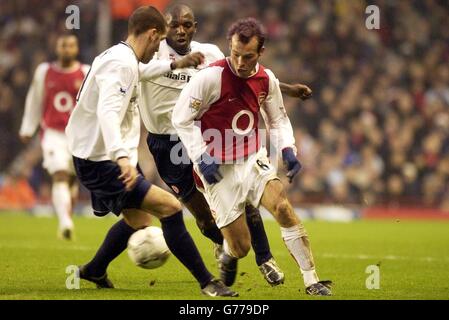 Stuart Parnaby de Middlesbrough (à gauche) pendant leur match de First ership FA Barclaycard au stade Highbury d'Arsenal à Londres. Banque D'Images