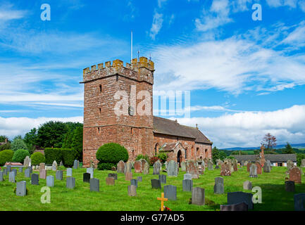 L'église de St Cuthbert dans le village de Grand Salkeld, Cumbria, Angleterre, Royaume-Uni Banque D'Images